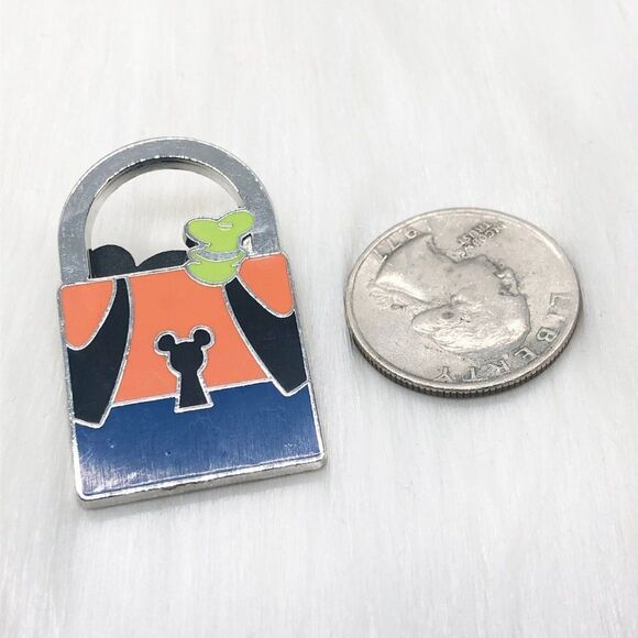 🔮 5/$25‎ Disney Goofy Lock Pin - Picture 2 of 3